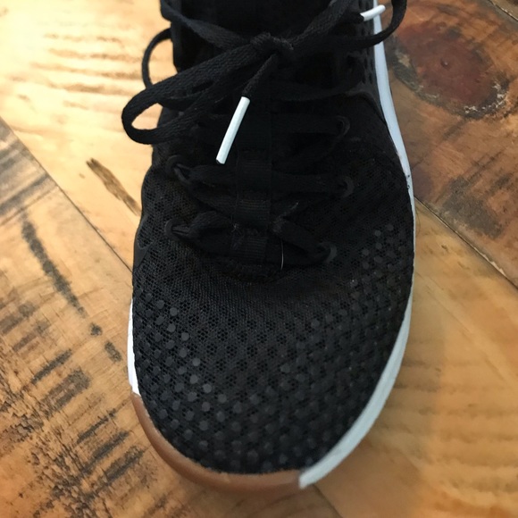 Nike Free running shoes, Size US 7 , Blk/ White - Picture 2 of 4